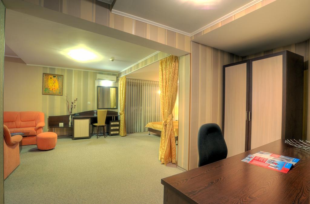 Luxor Hotel Smolyan Exterior photo